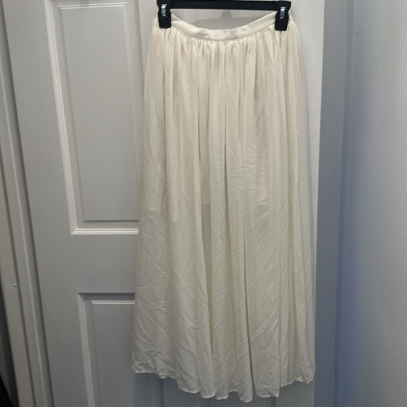 🆕 Asymmetric Pleated Chiffon Skirt Set - Off White - Picture 6 of 7